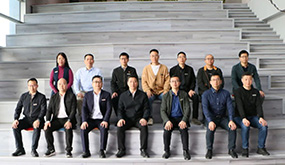 厦门墟市美区倪杰区长一行莅临龙8国际电子平台考察指导